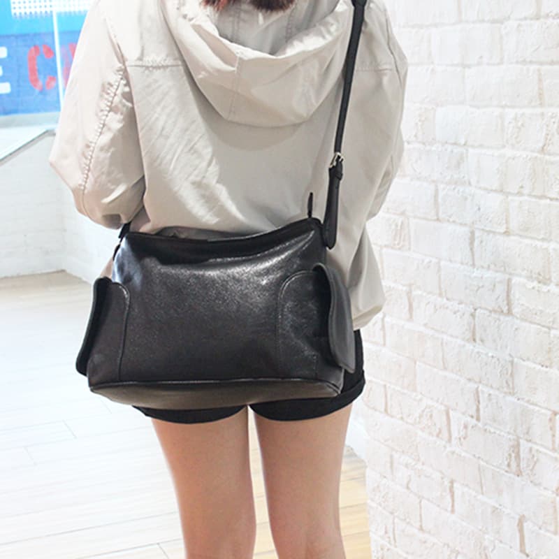 Noir Shoulder Bag